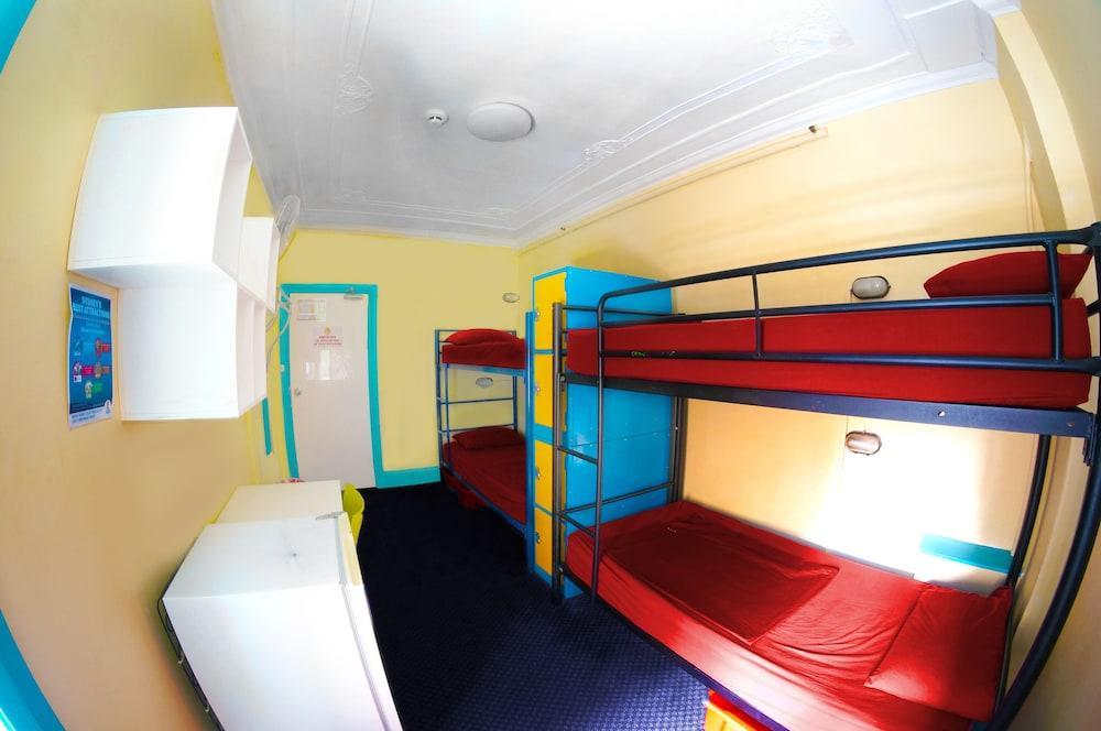 Mad Monkey Potts Point Hostel Sydney Exterior photo