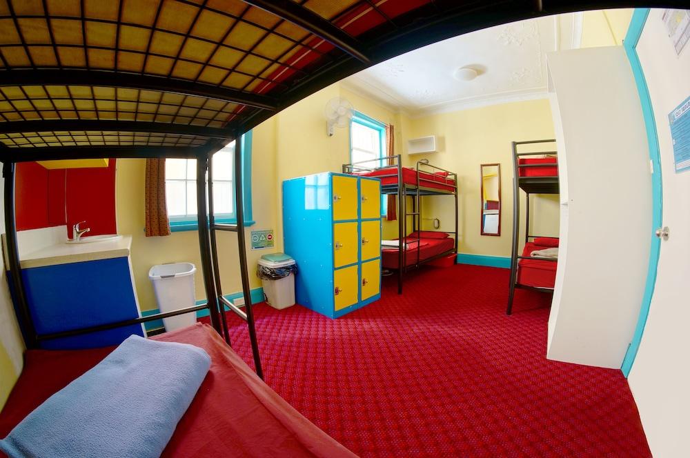 Mad Monkey Potts Point Hostel Sydney Exterior photo
