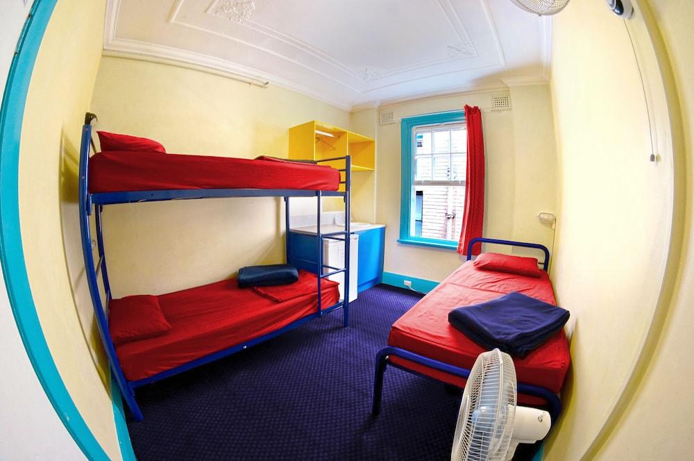 Mad Monkey Potts Point Hostel Sydney Exterior photo