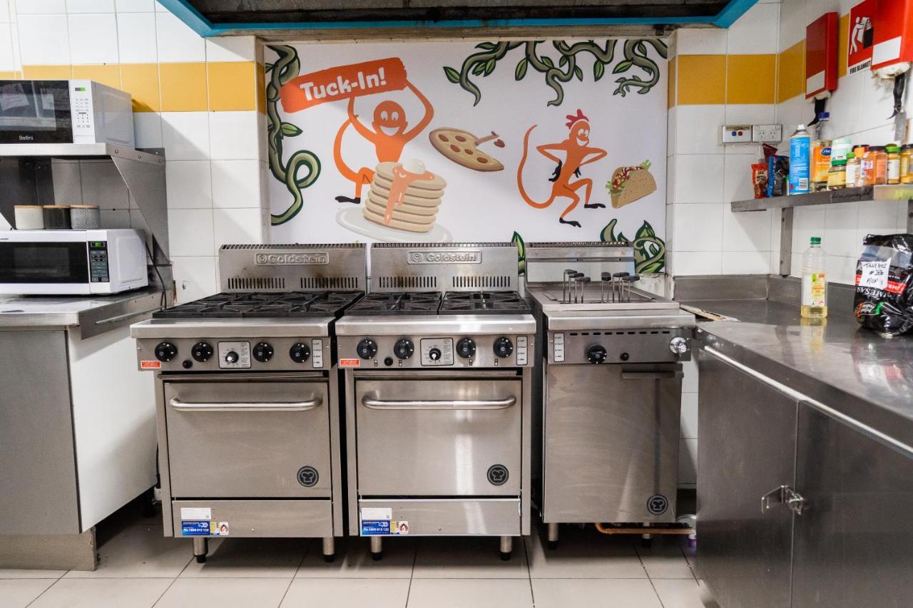 Mad Monkey Potts Point Hostel Sydney Exterior photo