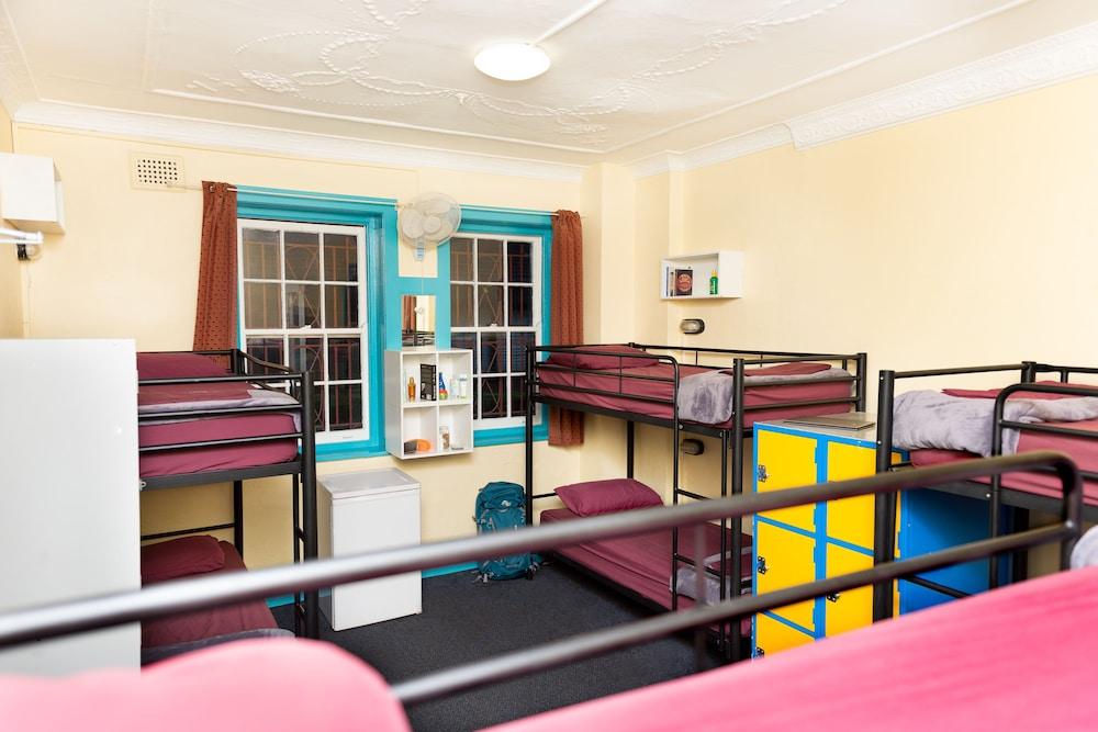 Mad Monkey Potts Point Hostel Sydney Exterior photo