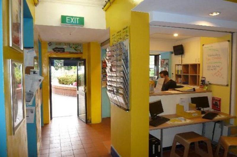 Mad Monkey Potts Point Hostel Sydney Exterior photo